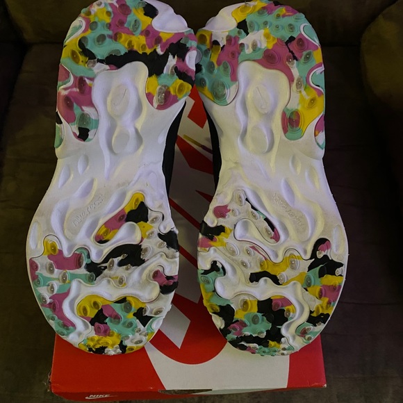 Girls 4Y Nike - Picture 3 of 3